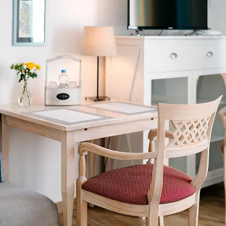 Gaestehaus Am Flughafen Düsseldorf