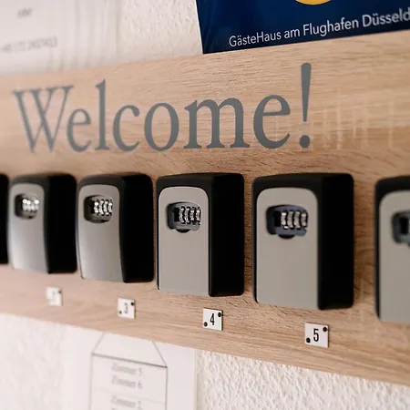 Gaestehaus Am Flughafen بيت ريفي *