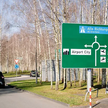 אורחן Gaestehaus Am Flughafen *