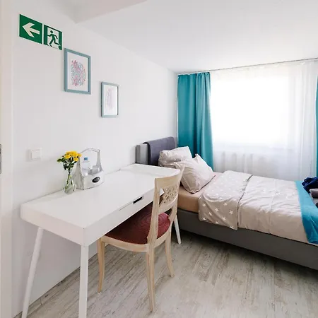 אורחן Gaestehaus Am Flughafen *