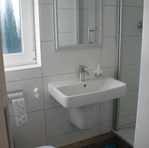 Värdshus Gaestehaus Am Flughafen *