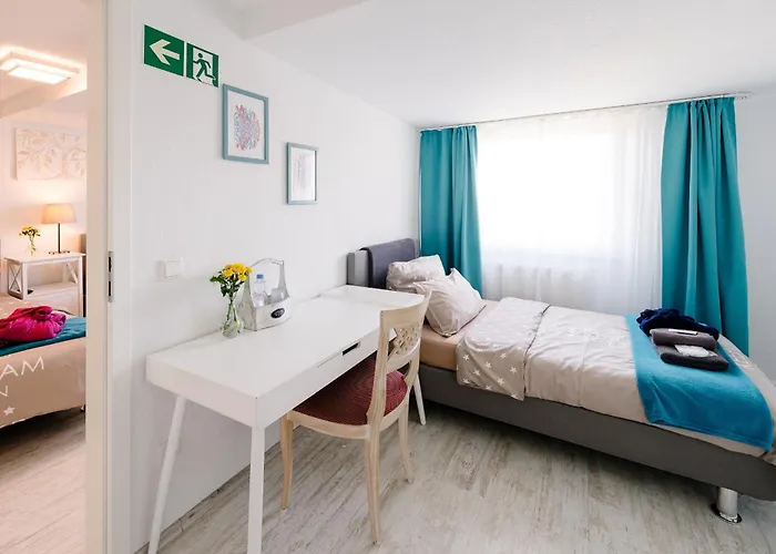 Πανδοχείο Gaestehaus Am Flughafen *