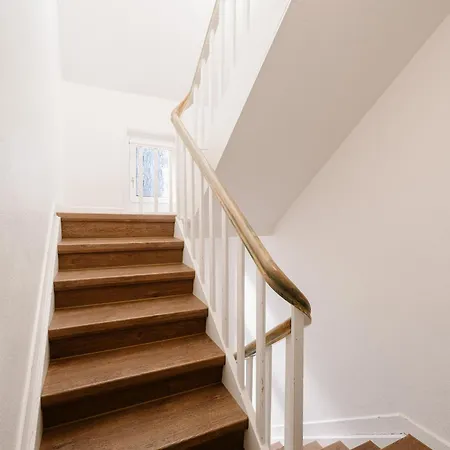 Gaestehaus Am Flughafen Penzion Düsseldorf